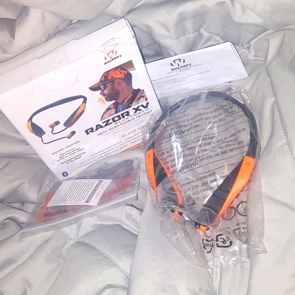 Walker's Razor XV Bluetooth Neck Worn Earbud Headset. NIB